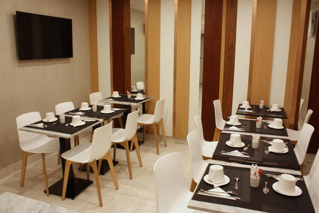 Le Malown Paris Exterior photo